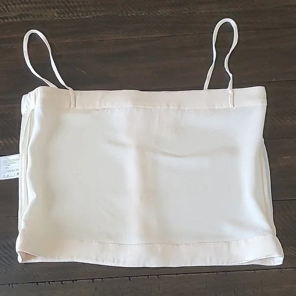 CHANEL 100% silk top CC buttons on the back size 40 - Picture 9 of 12